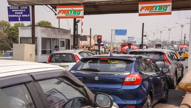 Satelite based Toll collection method advantages disadvantages and more details over fastag Satellite Toll System: ஃபாஸ்டேக் முறைக்கு பை, பை..! செயற்கைக்கோள் மூலம் சுங்க கட்டணம் வசூல் - எப்படி? விவரம் இதோ..!