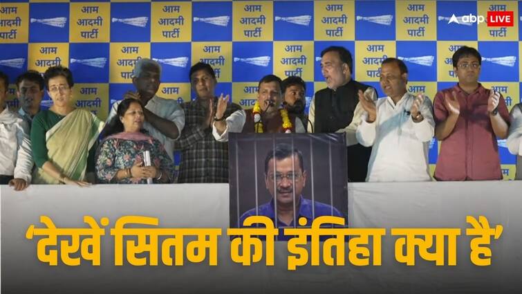 Lok Sabha Elections 2024 AAP MP Sanjay Singh sings song in Delhi after coming from Tihar Jail Watch Video Lok Sabha Elections 2024: जेल से आते ही दिखे संजय सिंह के तेवर! शेर-गाना सुना BJP को घेरा- हम PM मोदी की यातना का पैमाना चेक करना चाहते हैं