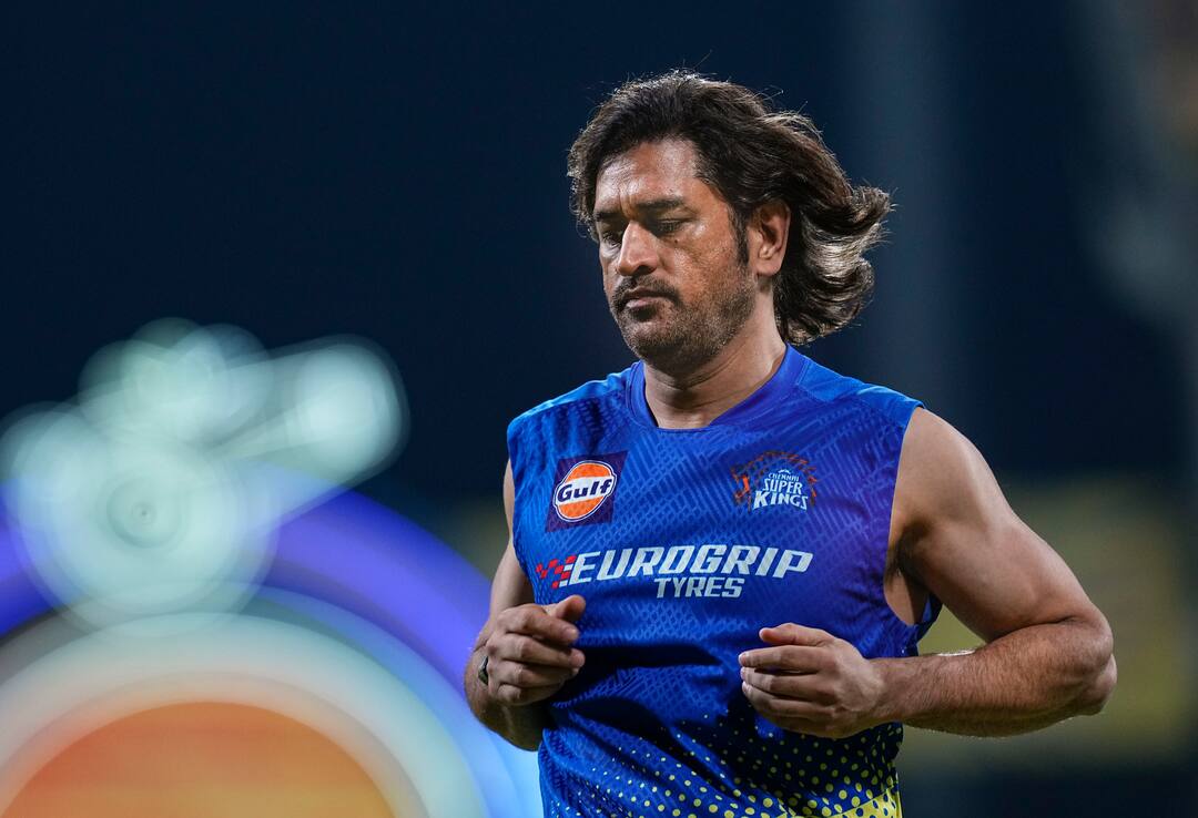 Watch: चोटिल हुए धोनी? चेन्नई सुपर किंग्स के मैच के बाद का वीडियो वायरल, फैंस की बढ़ी चिंता! DC vs CSK MS Dhoni injured video viral Chennai Super Kings fans concerned Watch: चोटिल हुए धोनी? चेन्नई सुपर किंग्स के मैच के बाद का वीडियो वायरल, फैंस की बढ़ी चिंता!