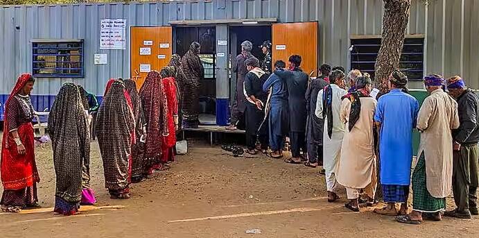 હવે જો તમારે મતદાર કાર્ડને લગતું કોઈ કામ કરવાનું હોય અને તમને તેના વિશે જાણ ન હોય તો ગભરાવાની જરૂર નથી.