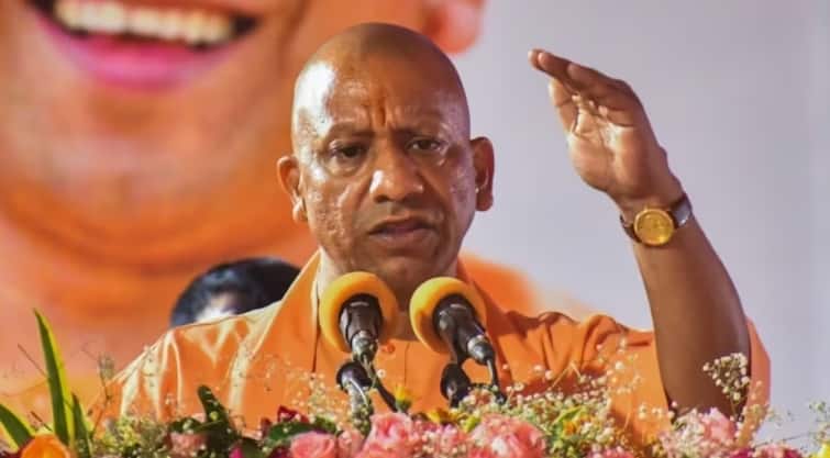 Lucknow News: यूपी में तेजी से हो रहा भूमि अभिलेख को डिजिटलीकरण, 10 जिलो में शत प्रतिशत रियल टाइम खतौनी Lucknow News Digitization of land records is happening in UP On the instructions of CM Yogi Adityanath Lucknow News: यूपी में तेजी से हो रहा भूमि अभिलेख को डिजिटलीकरण, 10 जिलो में शत प्रतिशत रियल टाइम खतौनी
