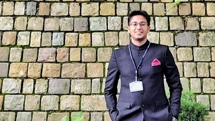 ২০২২ সালে ইউপিএসসি উত্তীর্ণ হন তিনি। দেশের মধ্যে পঞ্চম স্থান অর্জন করেন ময়ূর হাজারিকা এবং সেবারে প্রথম পাঁচজনের মধ্যে তিনিই ছিলেন একমাত্র পুরুষ পরীক্ষার্থী। ছবি- ইনস্টাগ্রাম