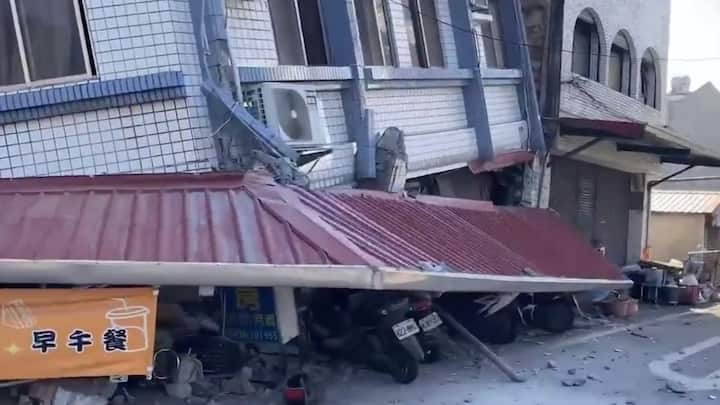 ताइवान की राजधानी ताइपे में आए भूकंप से कई जगहों पर बिजली बाधित हो गई है. आशंका जताई जा रही है कि भूकंप में कई लोग फंसे हो सकते हैं.