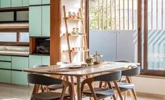 Vastu Tips: વાસ્તુ અનુસાર ઘરમાં ડાઇનિંગ ટેબલ કઇ દિશામાં રાખવું જોઇએ