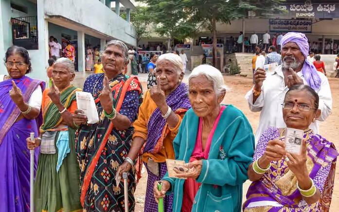 લોકસભા ચૂંટણી શરૂ થઈ ગઈ છે અને પ્રથમ તબક્કા માટે 19 એપ્રિલે મતદાન થશે, ત્યારબાદ 4 જૂને પરિણામ જાહેર થશે. કુલ સાત તબક્કામાં મતદાન થશે.