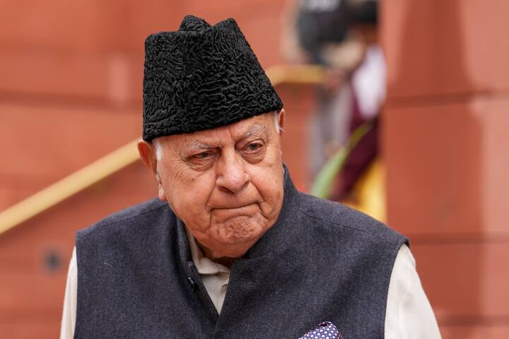 उन्होंने कहा कि अब यह पार्टी की जिम्मेदारी है कि वह इस निर्वाचन क्षेत्र से ऐसे उम्मीदवार को उतारें, जिसे मतदाता जिताएं ताकि वह दिल्ली में यहां के लोगों की आवाज बन सके.