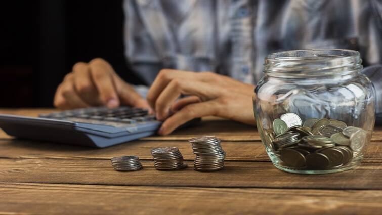 PPF Scheme invest before 5 april otherwise there will loss of interest PPF खाताधारक 5 अप्रैल से पहले जरूर पूरा कर लें यह काम, वरना हो जाएगा बड़ा नुकसान