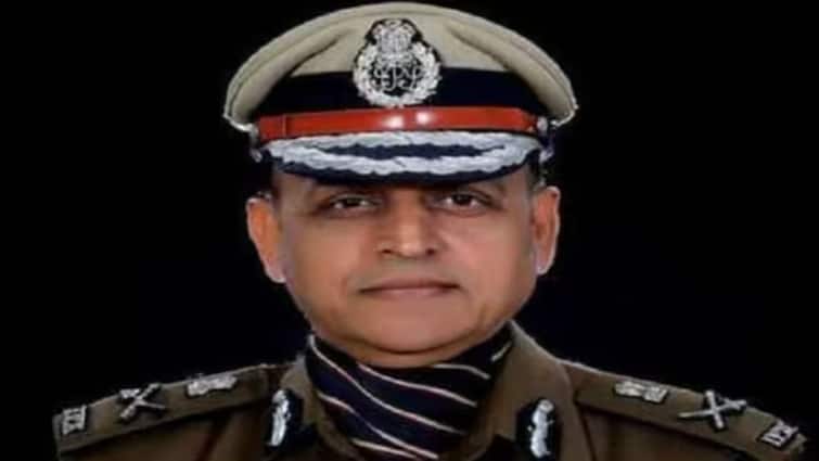 Binod Kumar Singh 1994 batch IPS officer prematurely repatriated to parent up cadre ann IPS Binod Kumar Singh: महिला कर्मी से छेड़छाड़ के आरोप में केंद्रीय प्रतिनियुक्ति से वापस भेजे गए एडीजी बीके सिंह