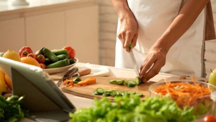 ICMR has released guidelines on how to cooking appropriate at home શું તમે ઘરમાં ખોટી પદ્ધતિથી રસોઇ કરો છો? ICMRએ રસોઈ કરવા માટેની ગાઈડલાઈન બહાર પાડી