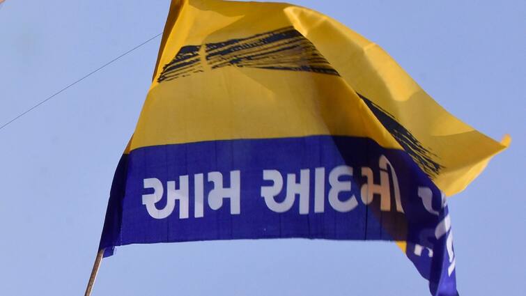Gujarat AAP Leaders Resign before Lok Sabha Elections 2024 Aam Aadmi Party in Tension Gujarat Politics: गुजरात के जामनगर में बड़े पैमाने पर इस्तीफों से AAP को झटका, वादाखिलाफी के लगाए आरोप