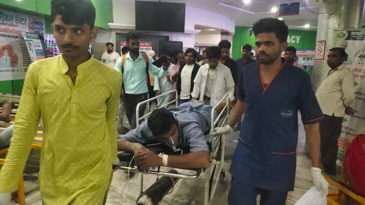 Bihar Motihari Youth Shot By Miscreant Seriously Hospitalized Motihari News: मोतिहारी में बदमाशों ने व्यवसायी को मारी गोली, पिता की पहले हो चुकी है हत्या