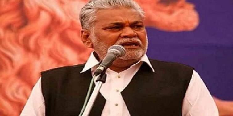 Parshotam Rupala protest continues, posters demanding ticket cancellation, know updates Loksabha Election 2024 Live : વાયનાડથી રાહુલ ગાંધીએ નોંધાવી ઉમેદવારી, પ્રિયંકા ગાંધી સાથે કર્યો રોડ શો