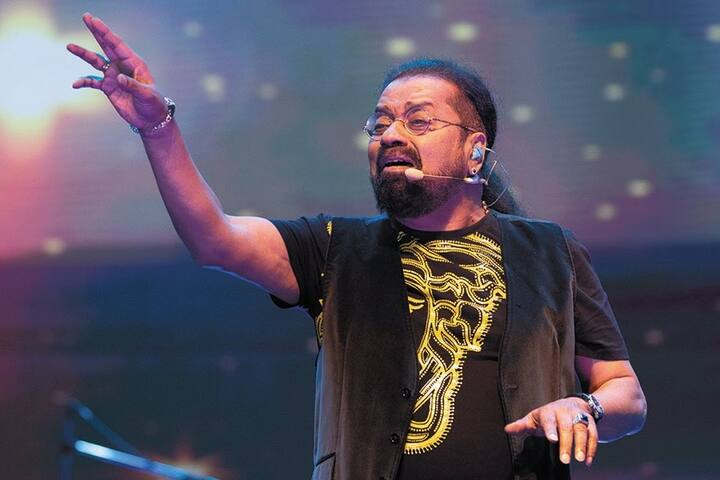சந்திரனை தொட்டது யார் - ரட்சகன்
