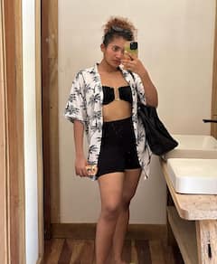 Vizag Girl Bikini Photos: బ్లాక్ బికినీలో టాలీవుడ్ హీరోయిన్ - ఈ విశాఖ అమ్మాయిని గుర్తు పట్టారా?