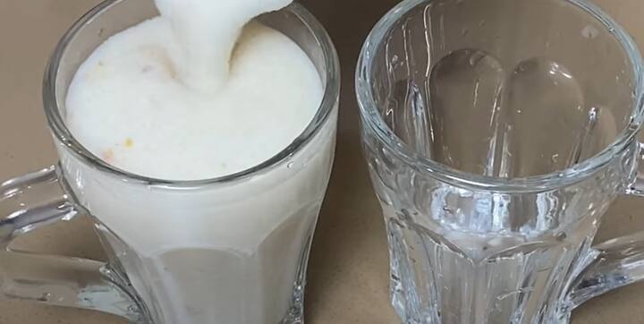 தேவையான பொருட்கள் : நெய் - 1 தேக்கரண்டி, ரவை - 1/2 கப், தண்ணீர் - 1 1/2 கப், பால் - 1 லிட்டர் காய்ச்சி ஆறவைத்தது, சர்க்கரை - 1/2 கப், உப்பு - 1 சிட்டிகை, ஏலக்காய்த்தூள் - 1 சிட்டிகை, நெய், முந்திரி, சின்ன வெங்காயம், காய்ந்த திராட்சை.