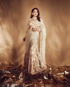 Madhuri Dixit : माधुरी दीक्षितची ग्लॅम स्टाईल, काळ्या साडीत खुललं सौंदर्य!