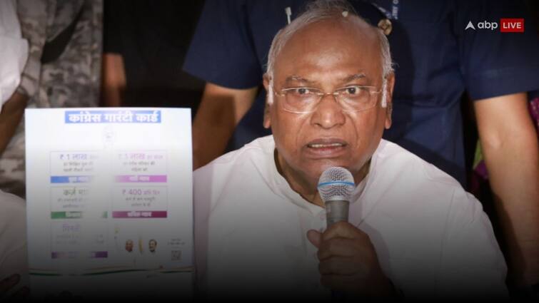 Lok Sabha Election 2024 Modi Guarantee failed says Mallikarjun Kharge in COngress Ghar Ghar Guarantee Campaign Lok Sabha Election 2024: 'न नौकरी मिली, न 15 लाख रुपये, नाकाम हुई मोदी की गारंटी', मल्लिकार्जुन खरगे ने बताया क्या है कांग्रेस का 'घर-घर गारंटी' अभियान