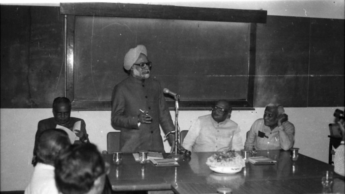 Manmohan Singh, Architect Of Indian Economic Reforms, Retires From ...