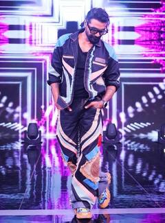 हिंदू परिवार में पैदा हुए, धर्म बदलकर बने क्रिश्चियन, आज बड़े-बड़ों को उंगलियों पर नचाते हैं, पहचाना कौन?