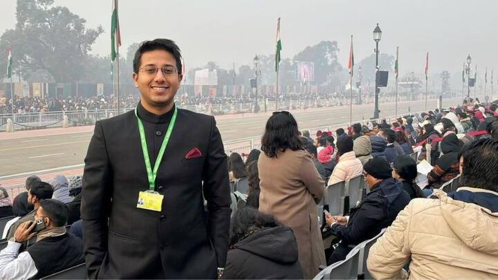 মেডিকেল পড়ার আগে থেকেই ইউপিএসসি পরীক্ষার জন্য উৎসাহী ছিলেন অসমের ময়ূর হাজারিকা। কিন্তু ২০১৫ সালে স্নাতকে ভর্তির আগে কেউ সেভাবে তাঁকে ইউপিএসসির জন্য গাইড করেননি বলে বেছে নেন এমবিবিএসের পথ। ছবি- ইনস্টাগ্রাম