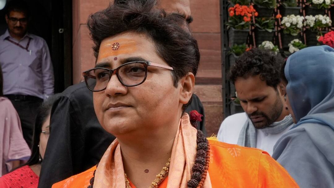 सांसद प्रज्ञा ठाकुर के हेल्थ स्टेटस को वेरिफाई करेगा NIA, मालेगांव ब्लास्ट केस में बड़ा आदेश Pragya Singh Thakur Absent in Malegaon Blast Case Hearing NIA to verify BJP MP Health Status सांसद प्रज्ञा ठाकुर के हेल्थ स्टेटस को वेरिफाई करेगा NIA, मालेगांव ब्लास्ट केस में बड़ा आदेश