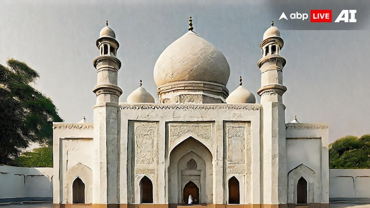 दिल्ली की इस मस्जिद में खत्म कुरआन पर हाफिज का सम्मान, तोहफे में दी स्कूटी और इतने लाख कैश