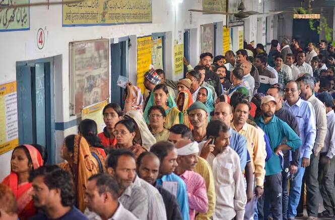 આ હેલ્પલાઈન નંબર પર તમને ચૂંટણી સંબંધિત દરેક માહિતી મળશે. મતદાર કાર્ડ કેવી રીતે બનાવવું, સરનામું કેવી રીતે બદલવું અથવા મતદાર કાર્ડ કેવી રીતે બદલવું તે અંગેની દરેક માહિતી તમને મળશે.