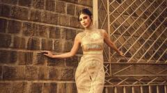 PHOTO : मौनी रॉयचा ग्लॅमरस लूक; नेटकऱ्यांकडून लाइक्स अन् कमेंट्सचा वर्षाव