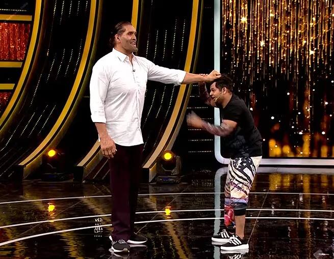 Khali: ਖਲੀ ਨੂੰ ਫਿਰ ਆਇਆ ਗੁੱਸਾ! ਸੈੱਟ 'ਤੇ ਕਮੇਡੀਅਨ ਦੇ ਖਿੱਚੇ ਵਾਲ, ਜ਼ਮੀਨ 'ਤੇ ਪਟਕ ਕੇ ਸੁੱਟਿਆ, ਦੇਖੋ ਇਹ ਵੀਡੀਓ