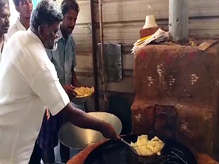 தர்பூசணி பழத்தை தூக்கிக்கொண்டு வாக்கு சேகரிப்பு - தேனியில் வாக்காளர்களை கவரும் சுயேட்சை வேட்பாளர்