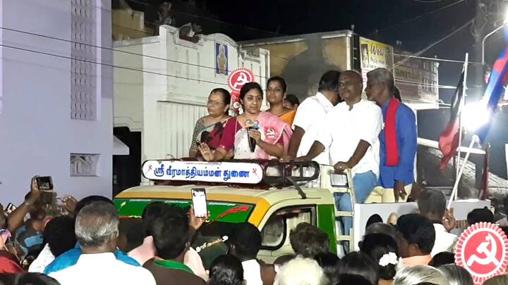 Lok Sabha Election 2024 Actress Rohini collected votes by speaking alternately in Telugu and Tamil before voters in Palani - TNN Lok Sabha Election 2024: பழனியில்  தெலுங்கில் பேசி வாக்கு சேகரித்த  பிரபல நடிகை