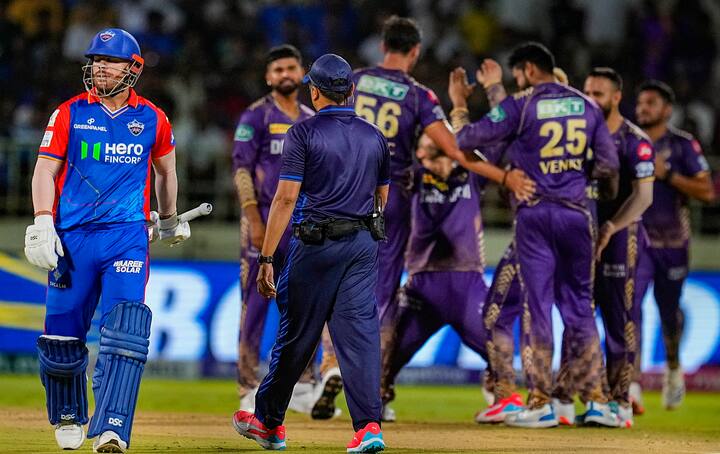 இந்த வெற்றியின் மூலம் விளையாடிய மூன்று போட்டிகளிலும் வென்று புள்ளிப்பட்டியலில் முதல் இடத்திற்கு முன்னேரியது கொல்கத்தா அணி.