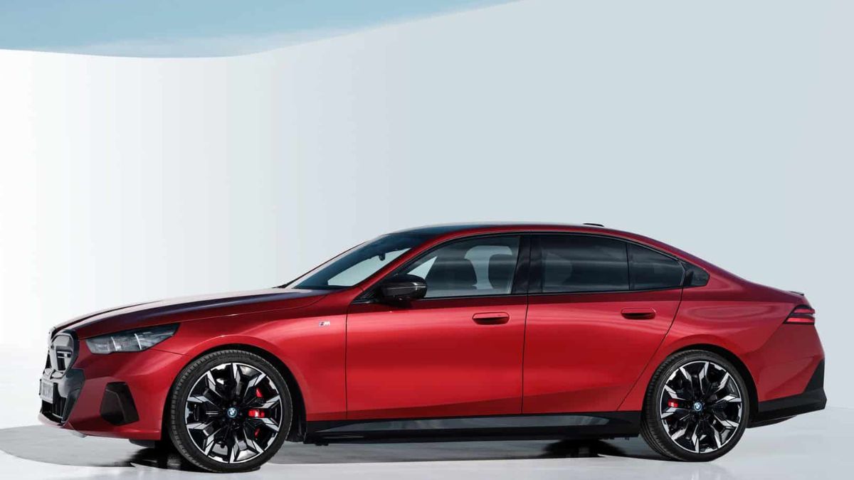 BMW जल्द ही भारत में इलेक्ट्रिक i5 लग्जरी सेडान लॉन्च करने की तैयारी में है