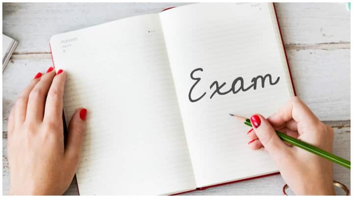 ऐसा अनुमान है कि सिटी इंटिमेशन स्लिप 30 अप्रैल 2024 से जारी की जा सकती है. हालांकि ये संभावित तारीख है जिसमें बदलाव संभव है. परीक्षा का आयोजन 15 से 31 मई 2024 के बीच होगा.