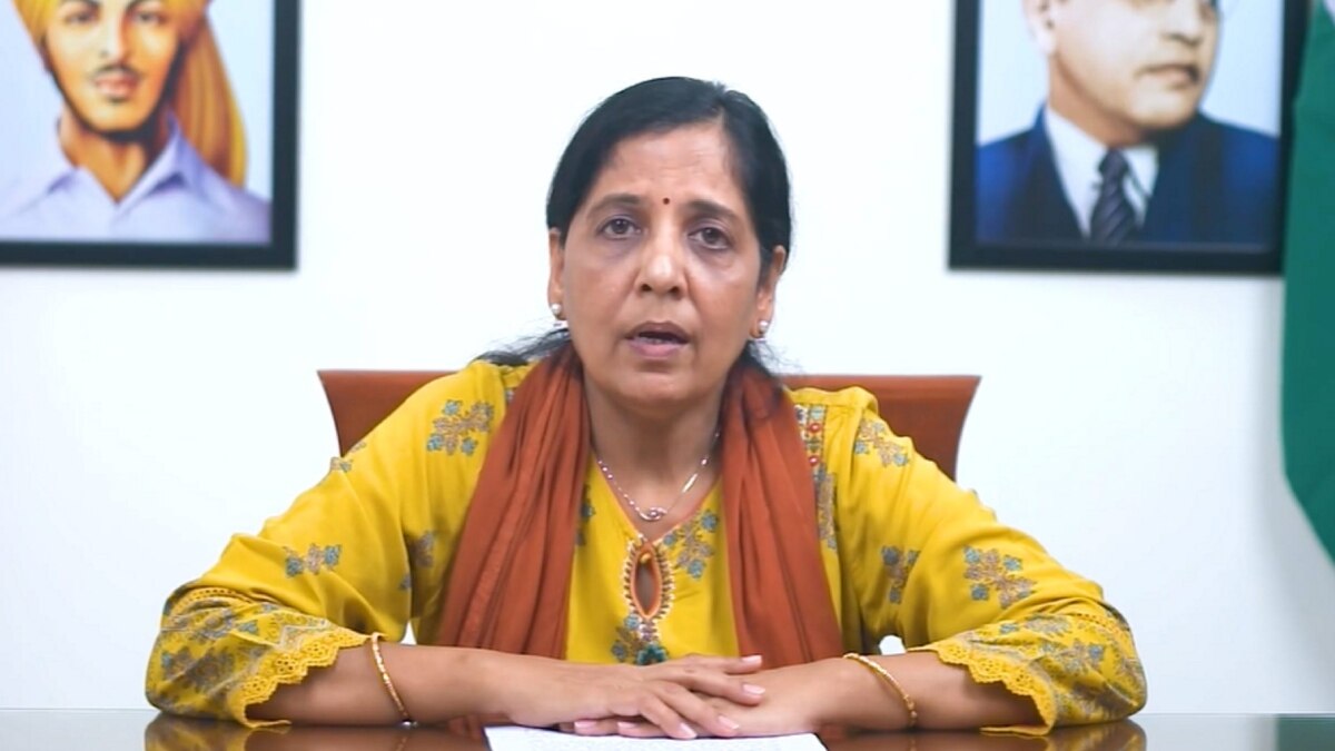 चुनाव नतीजों के बाद जेल में अरविंद केजरीवाल से मिलीं सुनीता केजरीवाल, राघव चड्ढा भी रहे साथ