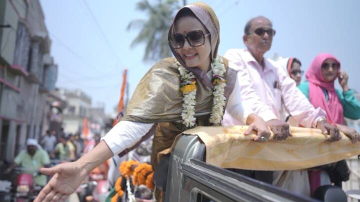 She will be up against BJP's Amrita Roy of the Krishnanagar Royal family, popularly known as 'Rajmata.' (Image Source: X/@MahuaMoitra)