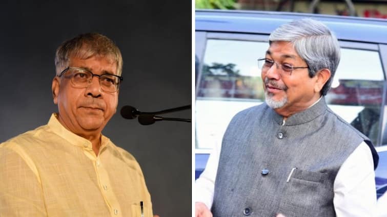 Bhalchandra Mungekar says Vanchit bahujan aghadi stance will benefit BJP Did prakash Ambedkar really want to come in or not in mva in maharashtra Bhalchandra Mungekar : भाजपला कसा फायदा होईल अशी वंचितची भूमिका; आंबेडकरांना खरोखरच मविआत यायचं होतं की नाही? भालचंद्र मुणगेकरांचा करडा सवाल