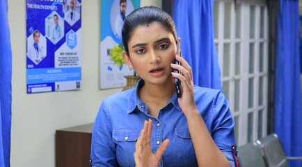 সঙ্গে সঙ্গে হাসপাতালে নিয়ে যাওয়া হয় তাকে। একদিকে গরিমার বিয়ে যখন প্রশ্নের মুখে, তখন হঠাৎ জগদ্ধাত্রী অজ্ঞান হয়ে পড়ে যায়। তাকে গিয়ে ধরে স্বয়ম্ভূ। কিন্তু হঠাৎ তার কী হল?