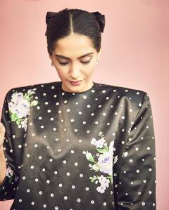 Sonam Kapoor: खूब वायरल हो रहा है सोनम कपूर का पोल्का डॉट गाउन