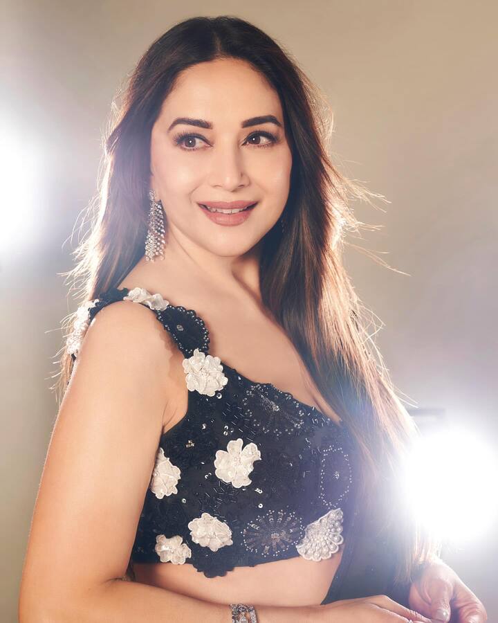 ही घटना 1989 मध्ये आलेल्या 'प्रेम प्रतिज्ञा' चित्रपटाच्या शूटिंगदरम्यान घडली होती, ज्यामध्ये माधुरीसोबत मिथुन चक्रवर्ती दिसला होता.(photo:madhuridixitnene/ig)
