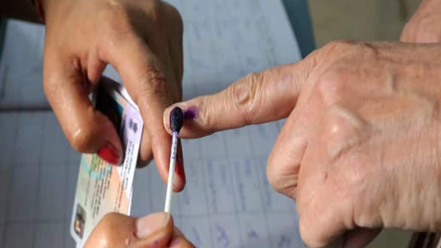 Lok Sabha Election 2024: ਉਮੀਦਵਾਰਾਂ ਦੇ ਖਰਚੇ 'ਤੇ ਚੋਣ ਕਮਿਸ਼ਨ ਦਾ ਸ਼ਿਕੰਜਾ! ਇਕੱਲੀ-ਇਕੱਲੀ ਸ਼ੈਅ ਦਾ ਭਾਅ ਕਰ ਦਿੱਤਾ ਤੈਅ, ਵੇਖੋ ਪੂਰੀ ਲਿਸਟ Lok Sabha Election 2024 Election Commission Strict at the expense of candidates The price of each item has been fixed see the complete list Lok Sabha Election 2024: ਉਮੀਦਵਾਰਾਂ ਦੇ ਖਰਚੇ 'ਤੇ ਚੋਣ ਕਮਿਸ਼ਨ ਦਾ ਸ਼ਿਕੰਜਾ! ਇਕੱਲੀ-ਇਕੱਲੀ ਸ਼ੈਅ ਦਾ ਭਾਅ ਕਰ ਦਿੱਤਾ ਤੈਅ, ਵੇਖੋ ਪੂਰੀ ਲਿਸਟ