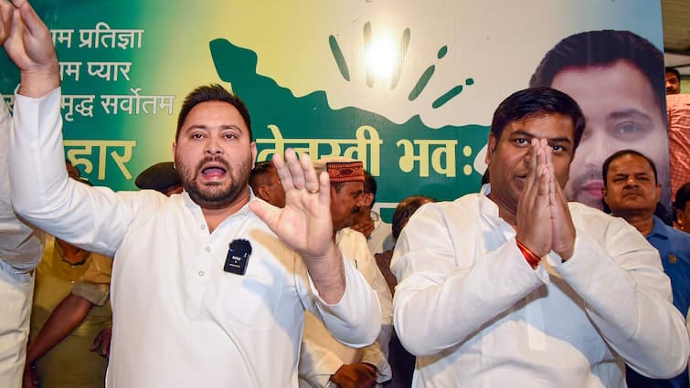 VIP chief Mukesh Sahni Statement incident of joint press conference in front of Tejashwi Yadav in 2020  Mukesh Sahani: 'उस समय जो...', तेजस्वी यादव के सामने सहनी ने RJD के साथ पुराने प्रकरण पर दिया बयान