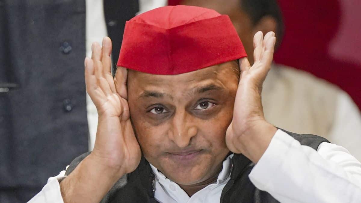 क्या अखिलेश यादव से नहीं संभल रहा है लोकसभा चुनाव 2024 का प्रेशर?