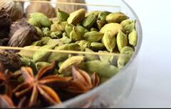 Cardamom After Eating: ਰੋਟੀ ਖਾ ਕੇ ਖਾਂਦੇ ਹੋ ਇਲਾਇਚੀ ਤਾਂ ਜਾਣ ਲਵੋ ਫ਼ਾਇਦਾ ਹੋਵੇਗਾ ਜਾਂ ਨੁਕਸਾਨ ?