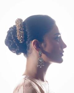 Shruti Haasan : श्रुती हसनचा ग्लॅम लूक; साडीत दिसतेय फारच सुंदर!