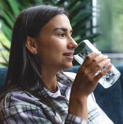 Health News: ਪੀ ਰਹੇ ਹੋ ਫਰਿੱਜ ਵਾਲਾ ਠੰਡਾ ਪਾਣੀ! ਤਾਂ ਸਾਵਧਾਨ, ਤੁਰੰਤ ਸੁਧਾਰੋ ਆਪਣੀ ਇਹ ਆਦਤ, ਨਹੀਂ ਤਾਂ ਹੋ ਸਕਦੇ ਇਹ ਨੁਕਸਾਨ