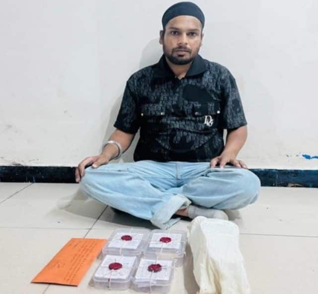 Police found heroin worth 32 lakhs from the sole of a youth shoe in Gandhidham  kutch: ગાંધીધામમાં યુવકના બુટના સોલમાંથી પોલીસને 32 લાખનું હેરોઈન મળ્યું, જાણો વિગતો