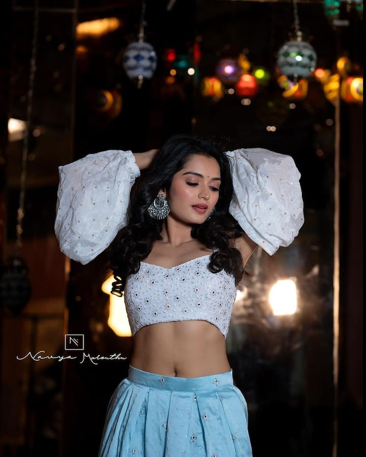 ప్రియాంక జైన్​ కన్నడి అయినా.. తెలుగులో మంచి పాపులారిటీ సంపాదించుకుంది. మౌనరాగం, జానకి కలగనలేదు సీరియల్స్​లో నటించి తెలుగు ప్రేక్షకులకు దగ్గరైంది. (Images Source : Instagaram/priyankamjain)