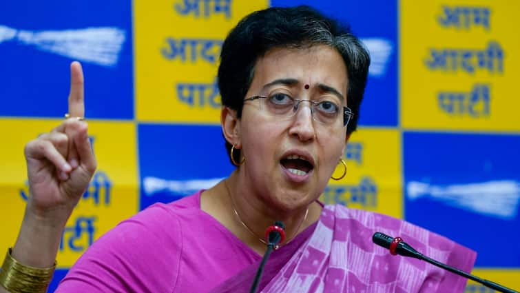 Atishi AAP Leader and Delhi Minister on Election Commission Notice BJP Amid Lok Sabha Elections Lok Sabha Elections: चुनाव आयोग के नोटिस पर AAP नेता आतिशी की प्रतिक्रिया, जानें क्या कहा?