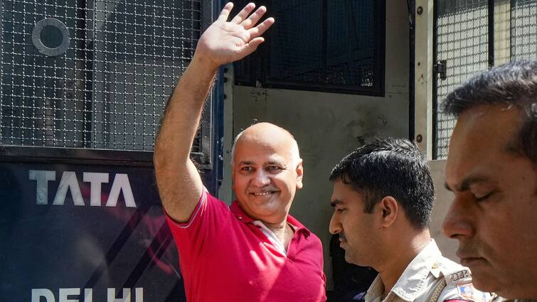 Manish Sisodia wrote letter from jail said I am happy education revolution under Delhi CM Arvind Kejriwal leadership seema sisodia Manish Sisodia News: मनीष सिसोदिया ने जेल से लिखी भावुक चिट्ठी, कहा- 'मुझे खुशी है अरविंद केजरीवाल...'